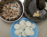 Foto langkah ke 1 dari resep Sup Lobak Bakso Sapi.
