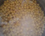 A picture of step 1 of Fry chana chat.
