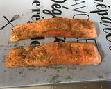 Une image de l'étape 2 de Pavés de saumon grillés aux épices et aneth.