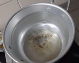 A picture of step 3 of Hurali bassaru/horse gram sambar.