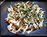 Foto del passaggio 2 della ricetta Ravioli Ripieni di Zucca e Funghi