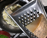 Foto del paso 1 de la receta: Champiñones rellenos con huevo de codorniz y queso rallado