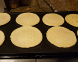 Foto del paso 15 de la receta: Gorditas rellenas de papas en salsa roja