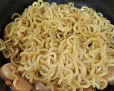 Foto langkah ke 3 dari resep Martabak Mie.