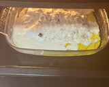 Foto del paso 3 de la receta: Filetes de merluza al horno con salsa de vino 🍷 y nata!!!