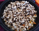 Foto del paso 4 de la receta: Cazuela de sepia con garbanzos