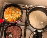 Foto del paso 2 de la receta: Arrollados primavera y de jamón queso fácil 😋