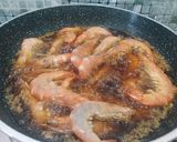 Gambar langkah 3 resipi Udang buttermilk.