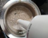 A picture of step 3 of Choco Chikoo Smoothie !!.