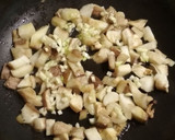 Foto del paso 4 de la receta: Arroz basmati con setas cardo