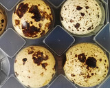 Foto del paso 1 de la receta: Tostadas con huevos de codorniz y tomate