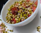 मिक्स स्प्राऊट सॅलड (mix sprouts salad recipe in marathi) रेसिपी स्टेप 4 फोटो