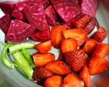 A picture of step 1 of Beetroot And Strawberry Chutney.