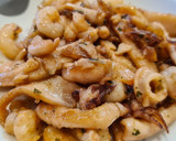 Foto del paso 4 de la receta: Tiras de chipirones con gambas al ajillo