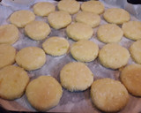 Foto del paso 2 de la receta: Alfajores de coco con dulce de leche