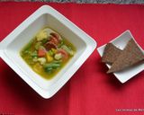 Foto del paso 4 de la receta: Sopa de guisantes con verdura y salchicha vegetariana (Erwtensoep met vegaworst)