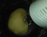 Foto langkah ke 3 dari resep Roti Manis Ubi Madu ulen Mixer spiral.