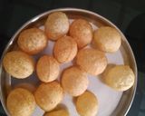 A picture of step 4 of Pani Puri.