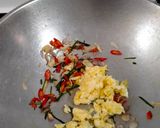 Foto langkah ke 3 dari resep Nasi Goreng Daun Jeruk.