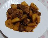 Foto del paso 3 de la receta: Patatas con carne al toro guisada