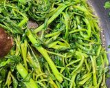 Hình bước làm 4 của món Rau muống xào thịt trâu