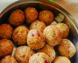 A picture of step 6 of Gond laddu (poppy seeds).