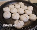 『鮮肉水煎包』在家做出熱騰騰的美味料理！的食譜步驟14照片