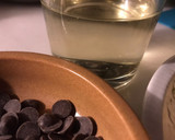 Foto del paso 1 de la receta: Tarta de manzana endulzada sólo con dátiles bio...y pepitas de chocolate negro