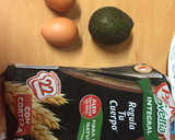 Foto del paso 1 de la receta: Rica tosta de aguacate y huevos