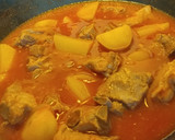 Foto del paso 4 de la receta: Costillas de cerdo con papas en jugo🌺