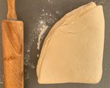 Foto del paso 3 de la receta: Medialunas de Manteca Caseras