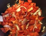 Une image de l'étape 2 de Soupe de courgettes carottes et tomates au cumin.