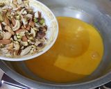 A picture of step 3 of Egg halwa.