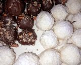 صورة لخطوة 4 من وصفة كرات جوز الهند