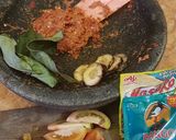 Foto langkah ke 2 dari resep Balado telur utuh goreng.