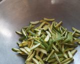 परवल भुजिया(parwal bhujiya recipe in Hindi) रेसिपी चरण 2 फोटो