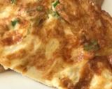 A picture of step 5 of Chessy green onion omelet.
