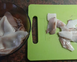 Foto del paso 1 de la receta: Patatas con calamares o pota, en su tinta