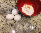Hình bước làm 1 của món Bánh Xèo Trứng