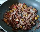 A picture of step 3 of Maccheroni with Sliced Cold Cuts and Peppers.