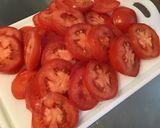 Une image de l'étape 3 de Salade de tomates sauce crème, basilic et fleurs d ail du jardin.