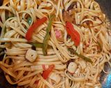 Foto del paso 5 de la receta: Tallarines con palitos de cangrejo y salsa de soja