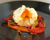 Foto del paso 7 de la receta Merluza con verduras al wok y huevo flor