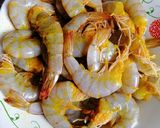 Gambar langkah 1 resipi Sambal Tumis Udang Goreng.