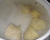 Foto del paso 1 de la receta: Ensalada de papas con huevo cocido