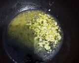 Foto langkah ke 2 dari resep Sosis Oseng Bawang.