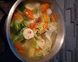 Foto langkah ke 5 dari resep Sop Ceker & Rolade.