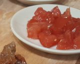 Une image de l'étape 1 de Aspics aux deux tomates et ciboulette.