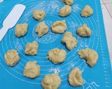 Foto langkah ke 6 dari resep Garlic Flower Bread No Kneed.