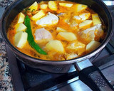 Foto del paso 4 de la receta: Pollo estofado con patatas en salsa básica